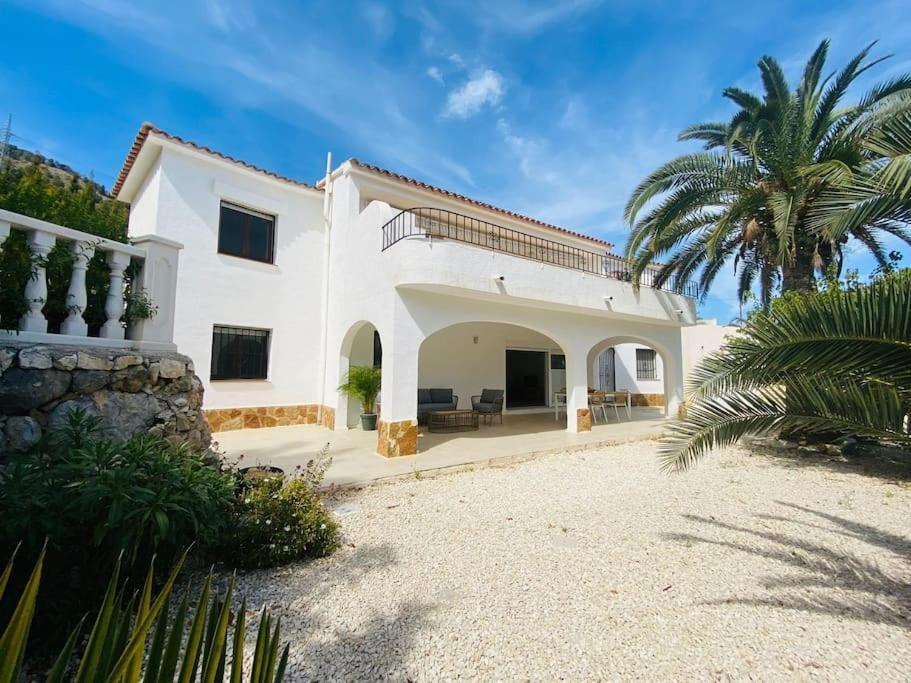 Villa With Private Pool And Close To The Beach 卡尔佩 外观 照片