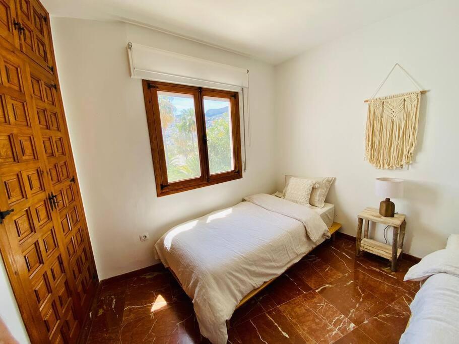 Villa With Private Pool And Close To The Beach 卡尔佩 外观 照片