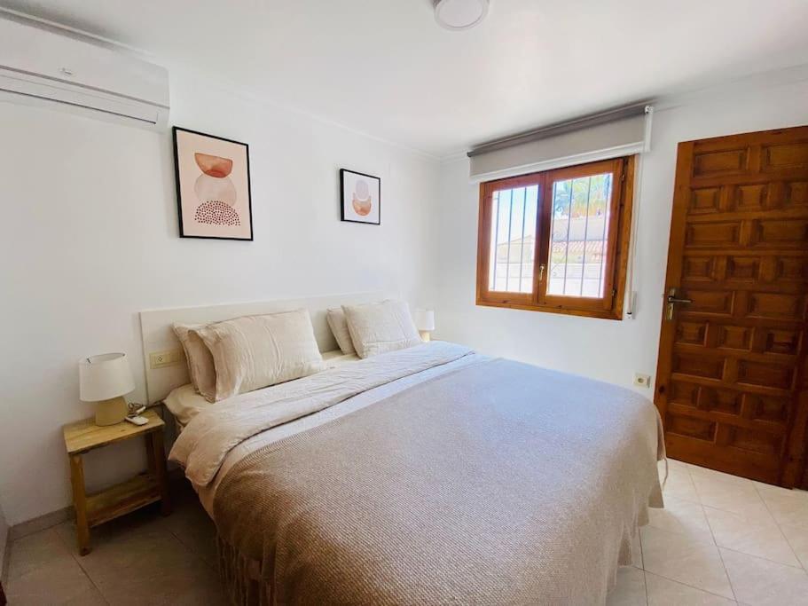 Villa With Private Pool And Close To The Beach 卡尔佩 外观 照片