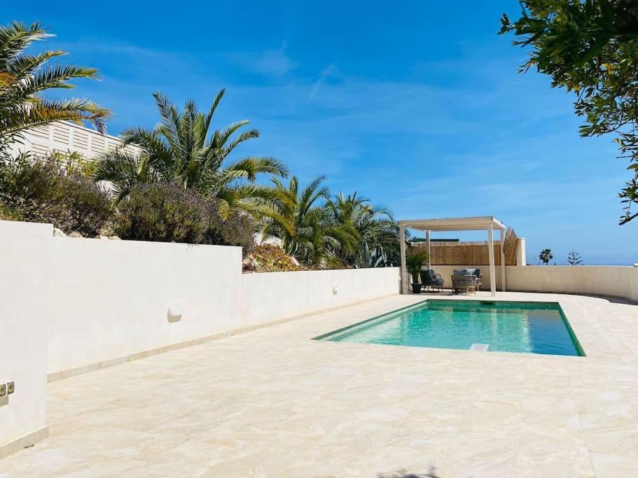 Villa With Private Pool And Close To The Beach 卡尔佩 外观 照片