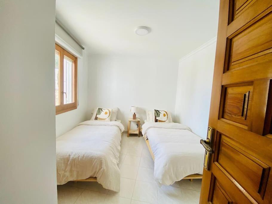 Villa With Private Pool And Close To The Beach 卡尔佩 外观 照片