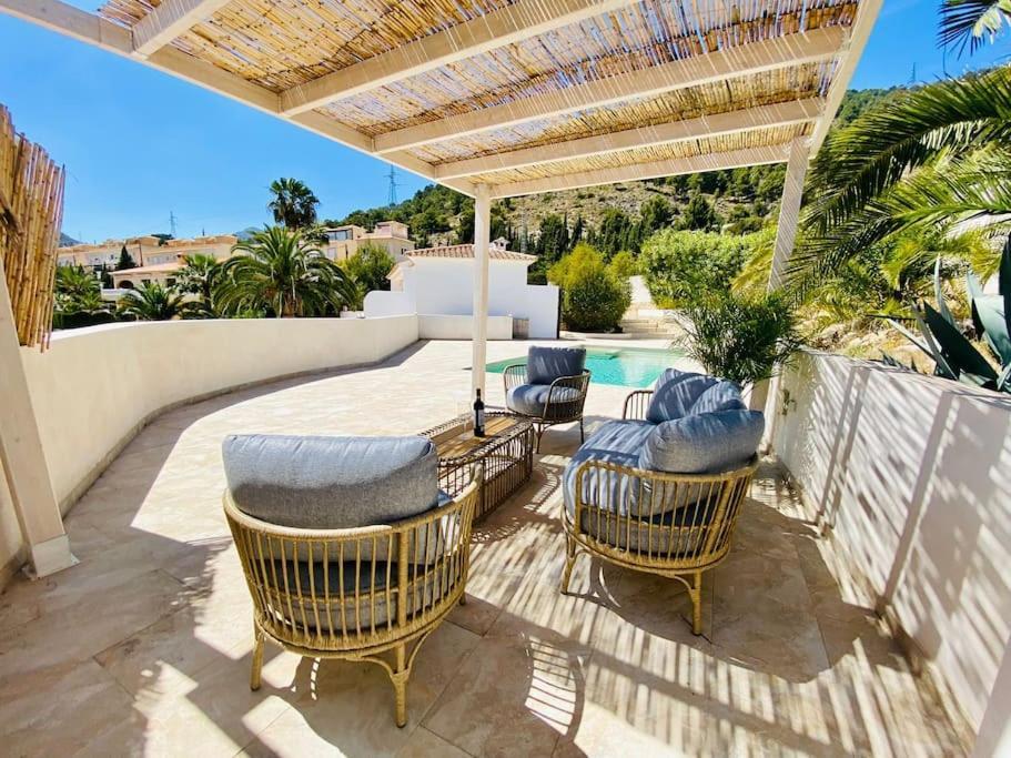 Villa With Private Pool And Close To The Beach 卡尔佩 外观 照片