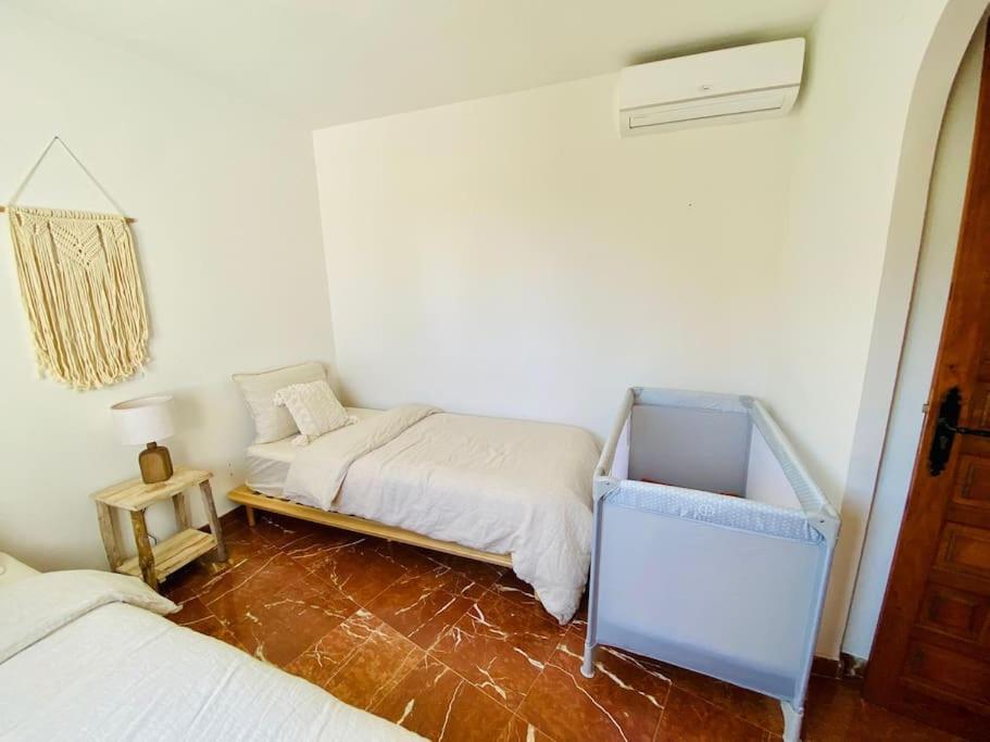 Villa With Private Pool And Close To The Beach 卡尔佩 外观 照片