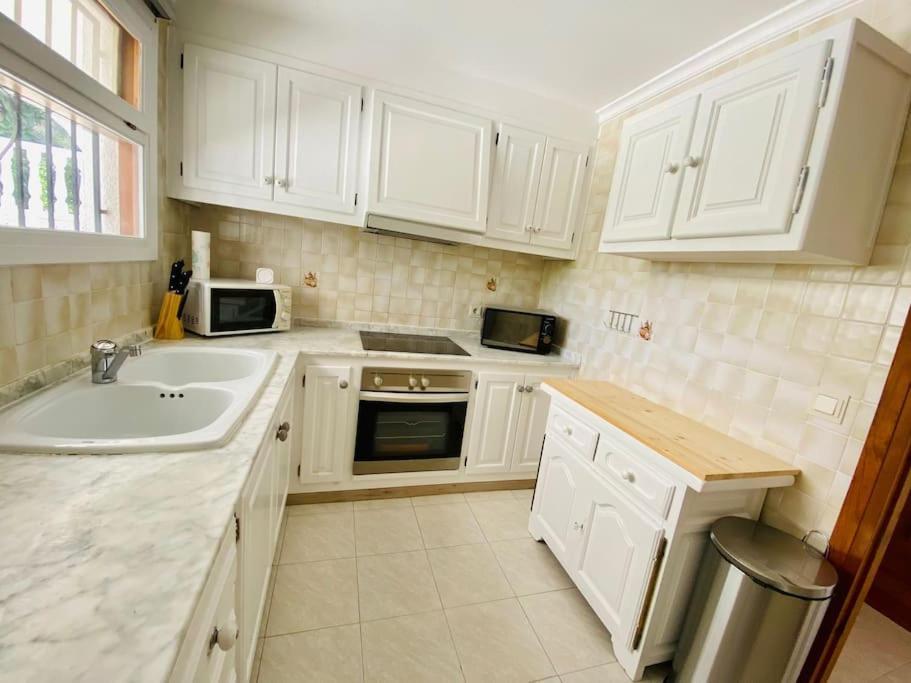 Villa With Private Pool And Close To The Beach 卡尔佩 外观 照片