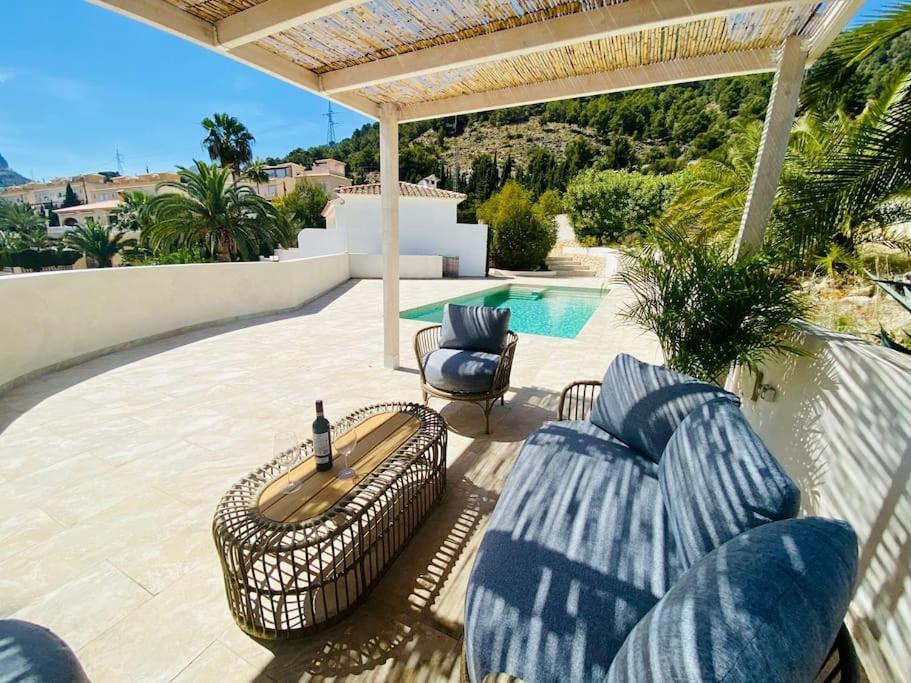 Villa With Private Pool And Close To The Beach 卡尔佩 外观 照片