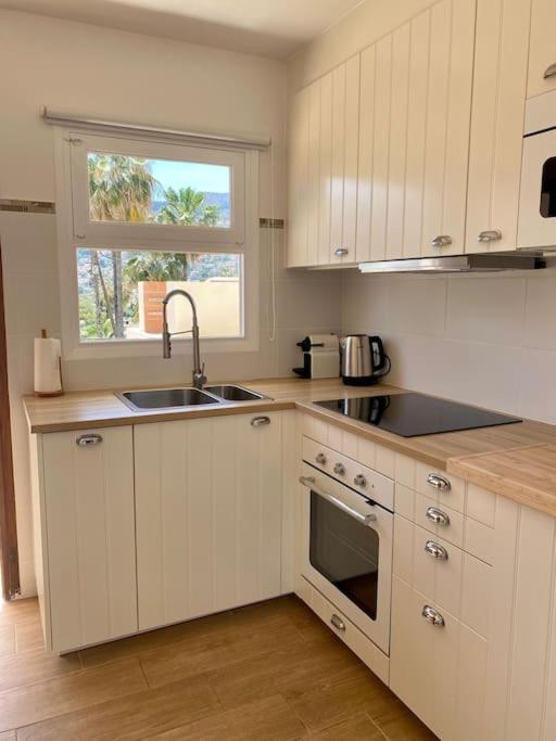 Villa With Private Pool And Close To The Beach 卡尔佩 外观 照片