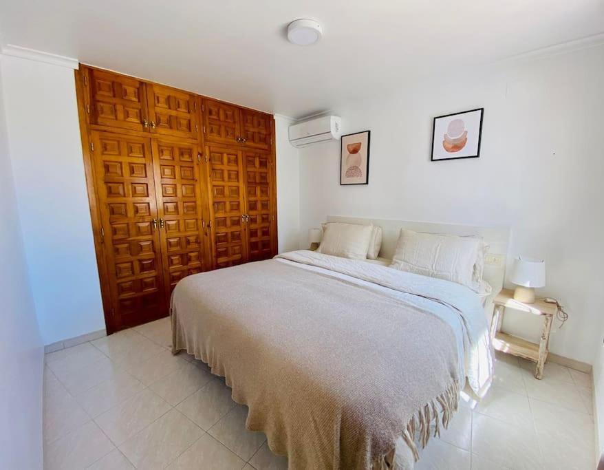 Villa With Private Pool And Close To The Beach 卡尔佩 外观 照片