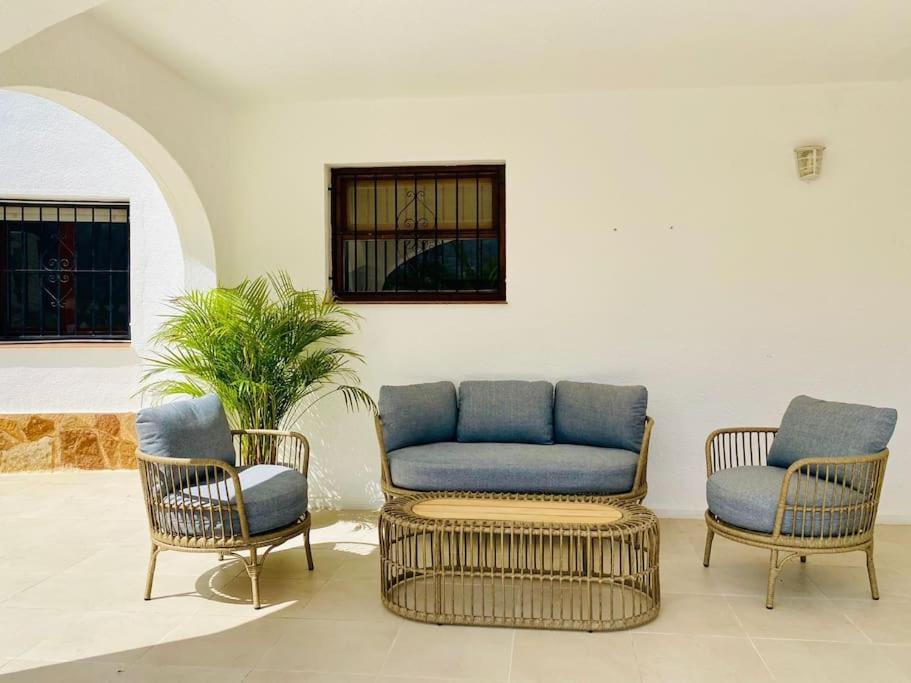 Villa With Private Pool And Close To The Beach 卡尔佩 外观 照片